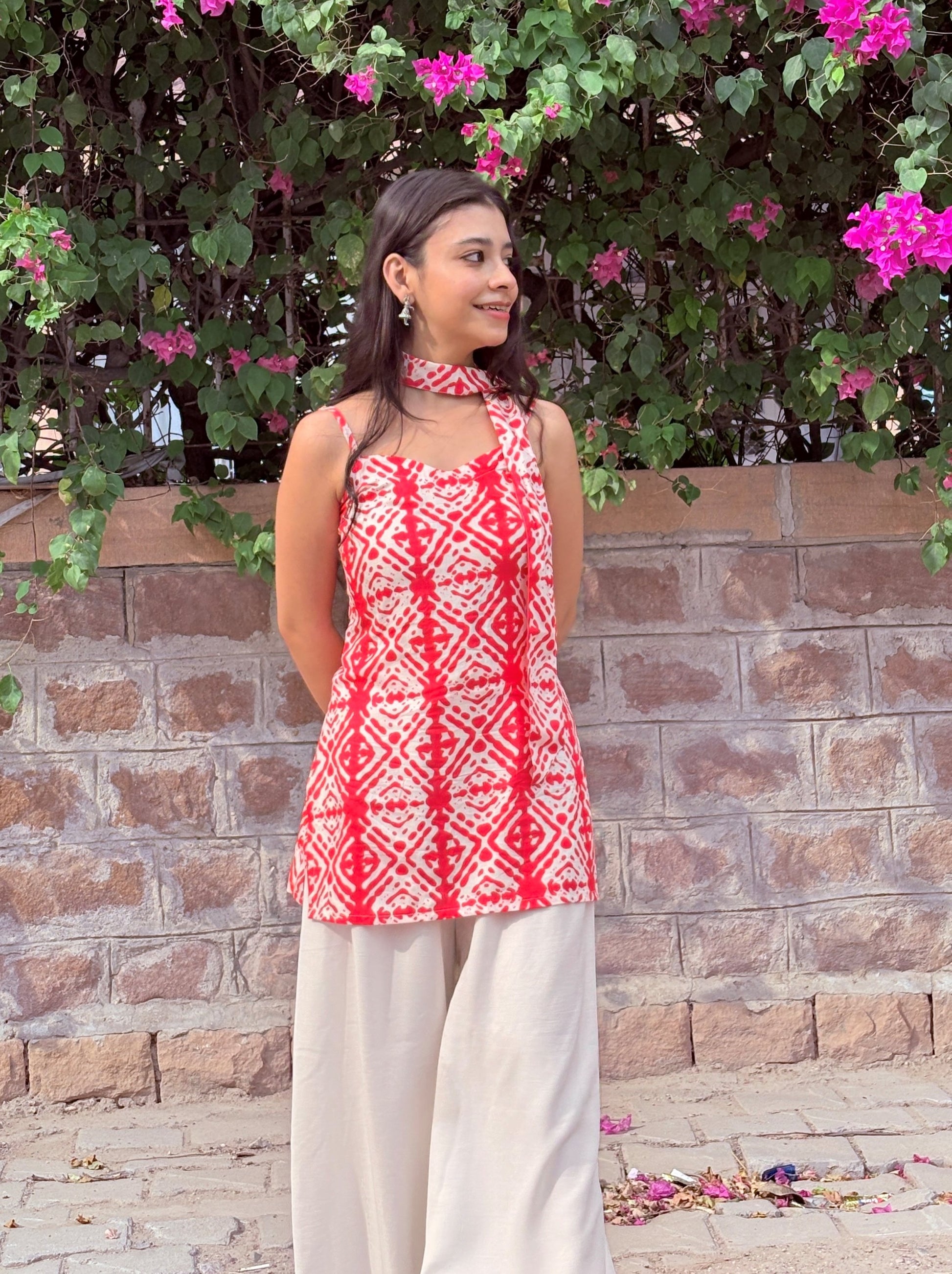 Pink Geometric Print Kurti With Scarf